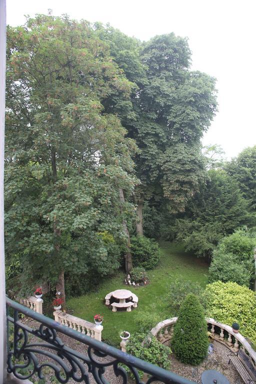 Bed & Breakfast La Cabane Du Canada Orléans
