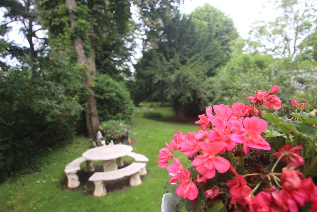 La Cabane Du Canada Bed & Breakfast Orléans